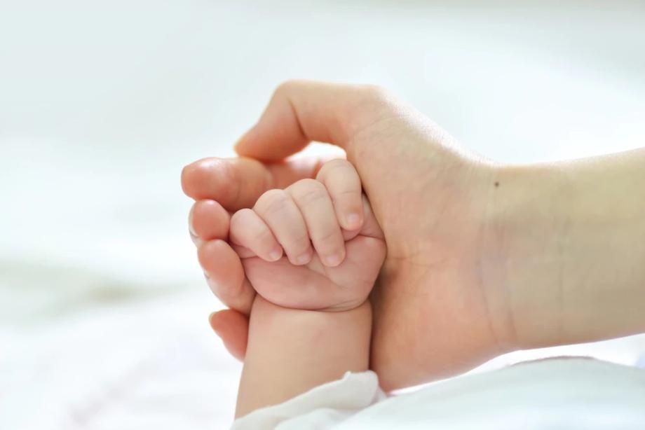 Фото: freepik.com | Первым родившимся приморцем в 2024 году стал мальчик