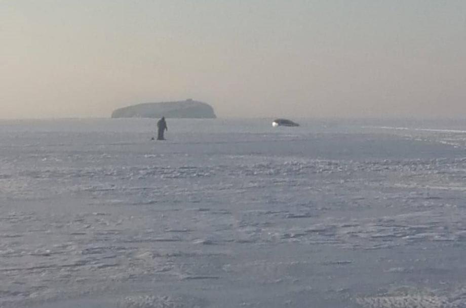Фото: соц.сети | Еще одна жертва зимней рыбалки ушла под воду в Приморье
