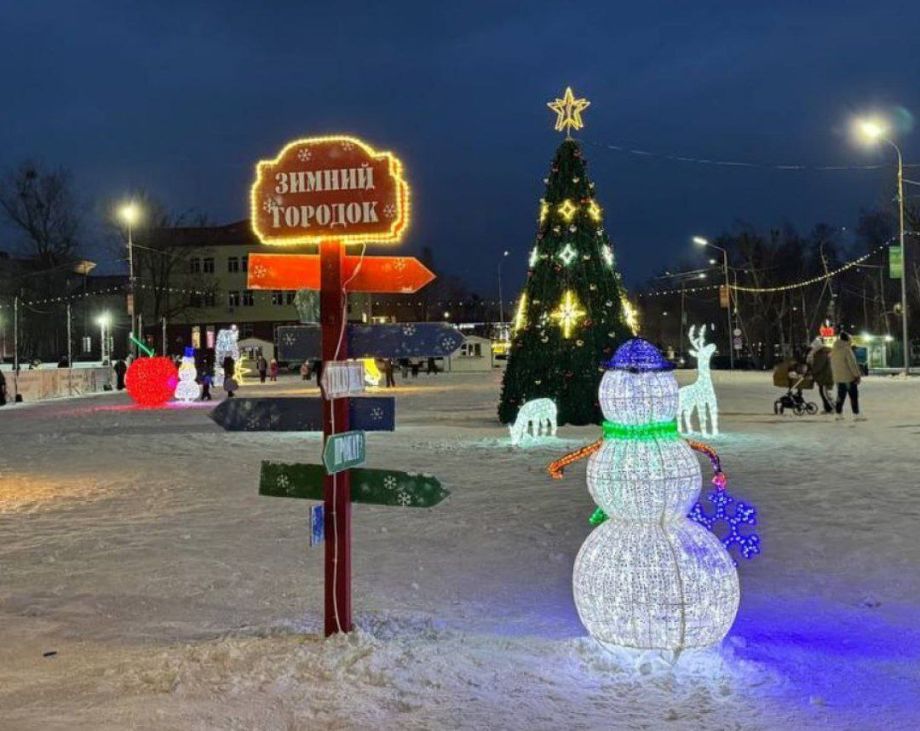 Зимний городок в Артёме страдает от рук хулиганов