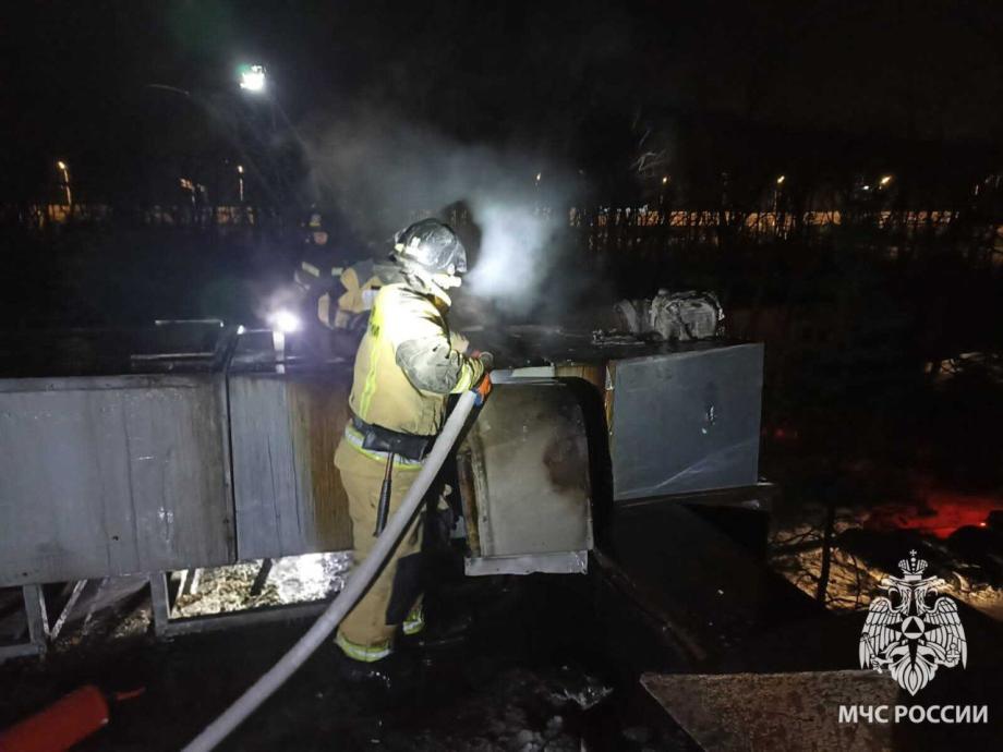 Фото: 25.mchs.gov.ru | Горел ресторан. В пригороде Владивостока потушили серьезный пожар