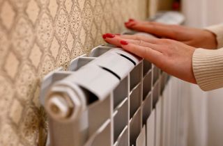 Как согреть квартиру без лишних трат: вещи, которые работают лучше батарей