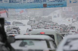 Фото: PRIMPRESS | «Пробки будут 10 баллов»: известно, когда новый снегопад обрушится на Владивосток