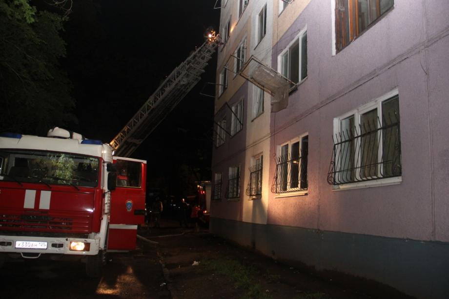 Фото: 25.mchs.gov.ru | Полыхало ночью: в Приморье во время пожара спасено четыре человека