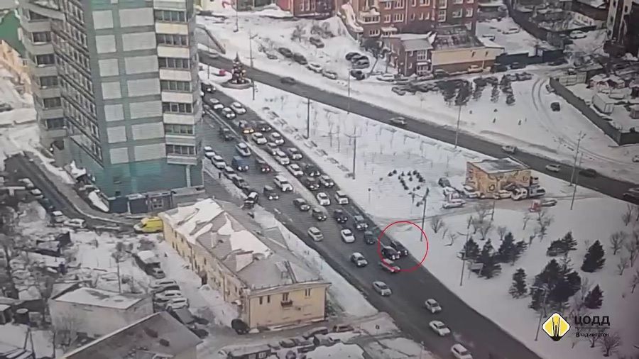 Второй день подряд Владивосток утром стоит в 10-балльных пробках
