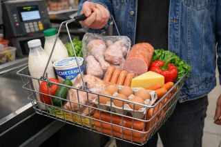 «Это возмутительно дорого»: сколько стоит продуктовая корзина во Владивостоке