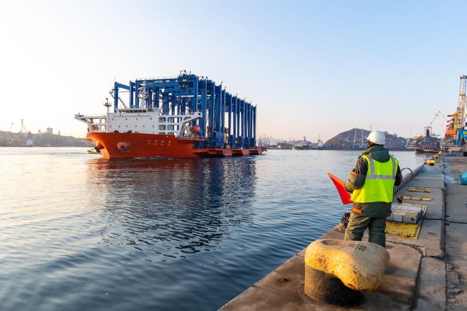 Фото: Пресс-служба FESCO | FESCO приобрела 11 новых контейнерных кранов для ВМТП