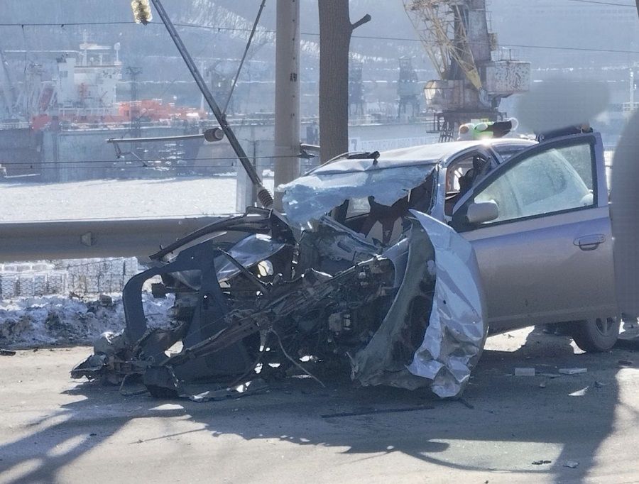 Женское ДТП в Находке: легковушка протаранила автобус, две женщины в больнице