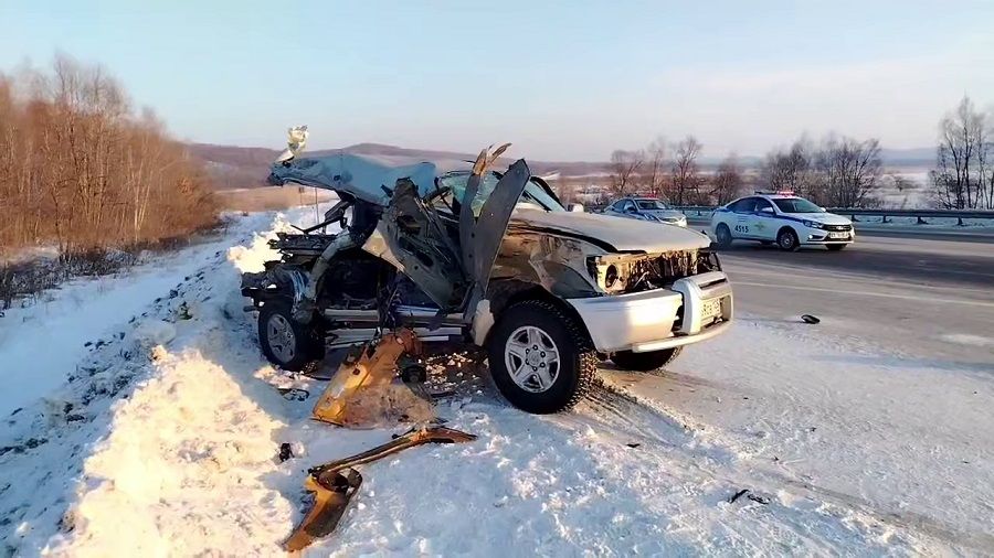 Страшное ДТП в Приморье: внедорожник разорвало на части