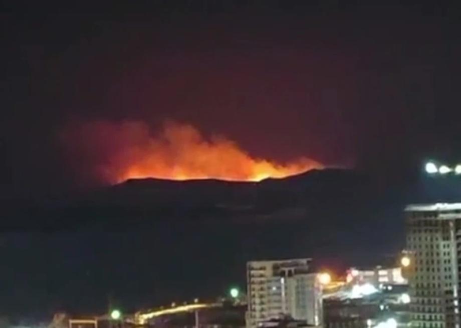 Фото: Telegram-канал nnvtg | Серьезный пожар наблюдали приморцы в Хасанском округе