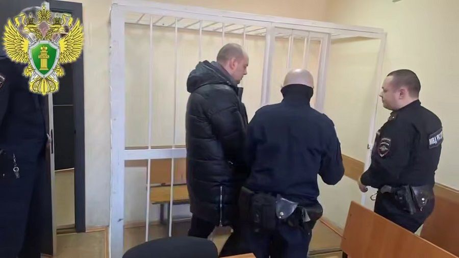 Взятки, избиения, рэкет: чем «прославились» приморские сотрудники полиции в 2025 году