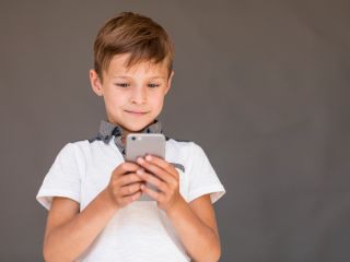 Маленький сын случайно прочитал мои переписки — и спас наш брак