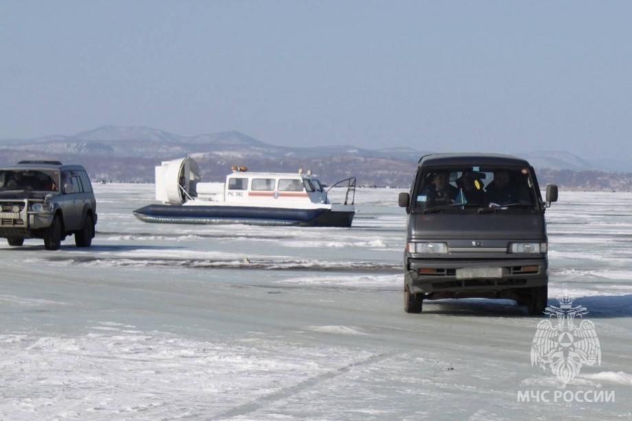 Фото: freepik.com | Штраф для автомобилистов. Приморцев предупреждают об опасности выезда на лед