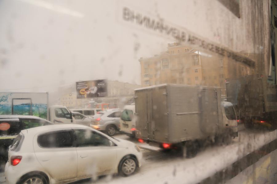 «Начнется уже в 13:00»: синоптики уточнили, что обрушится на Владивосток 23 января