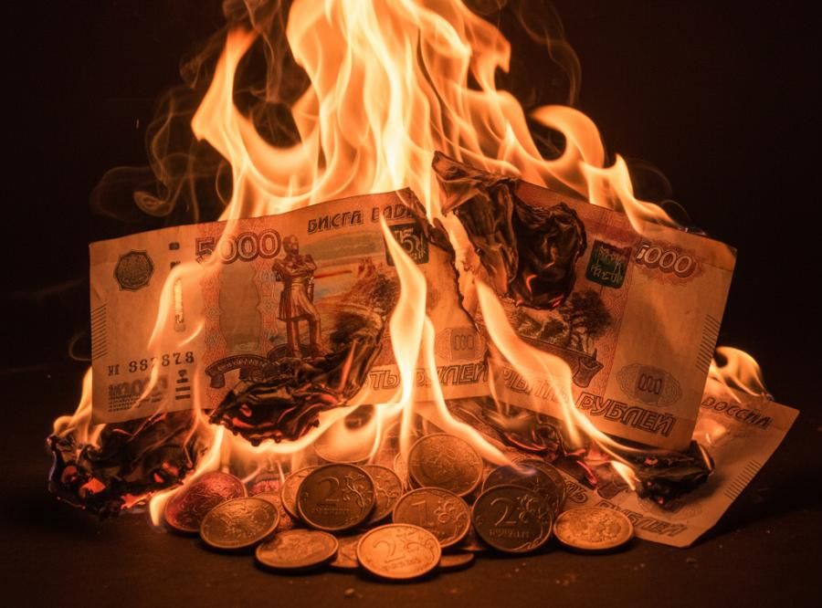 Не девальвация, а гораздо хуже: что ждет россиян в феврале