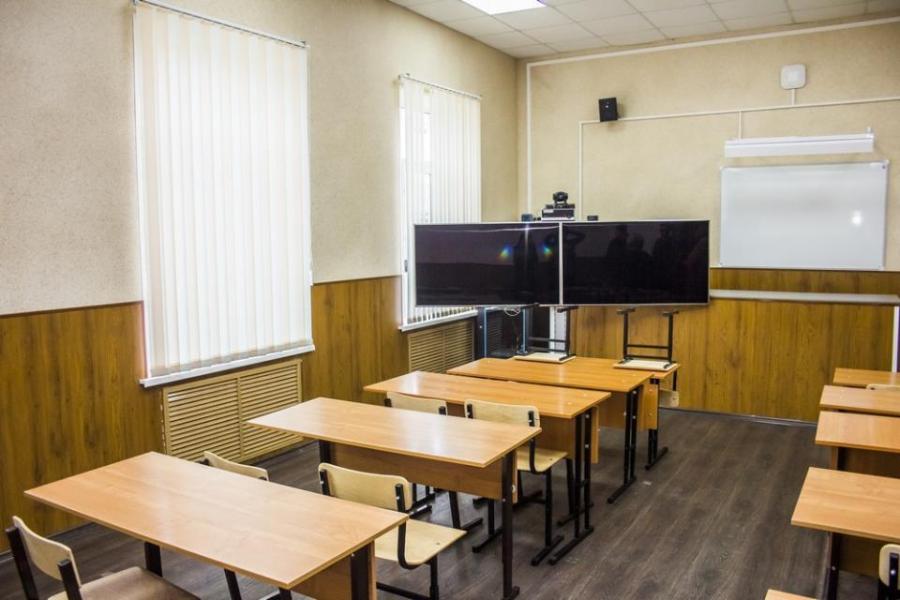 COVID-19: шесть классов в пяти школах Владивостока переведены на дистанционное обучение