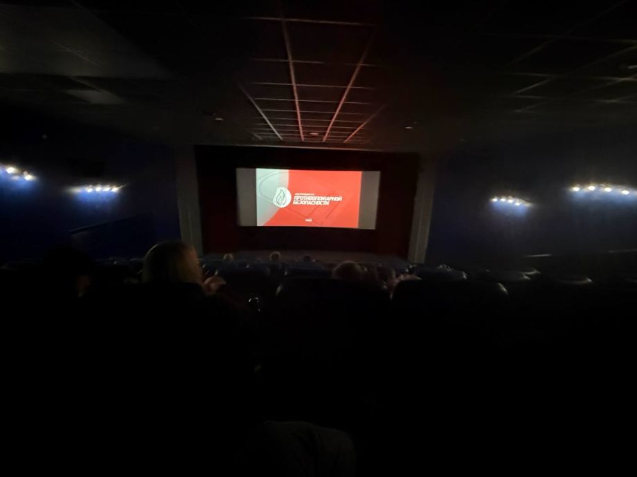 «Ходит быдло с детьми»: во Владивостоке посетителям испортили поход в кино