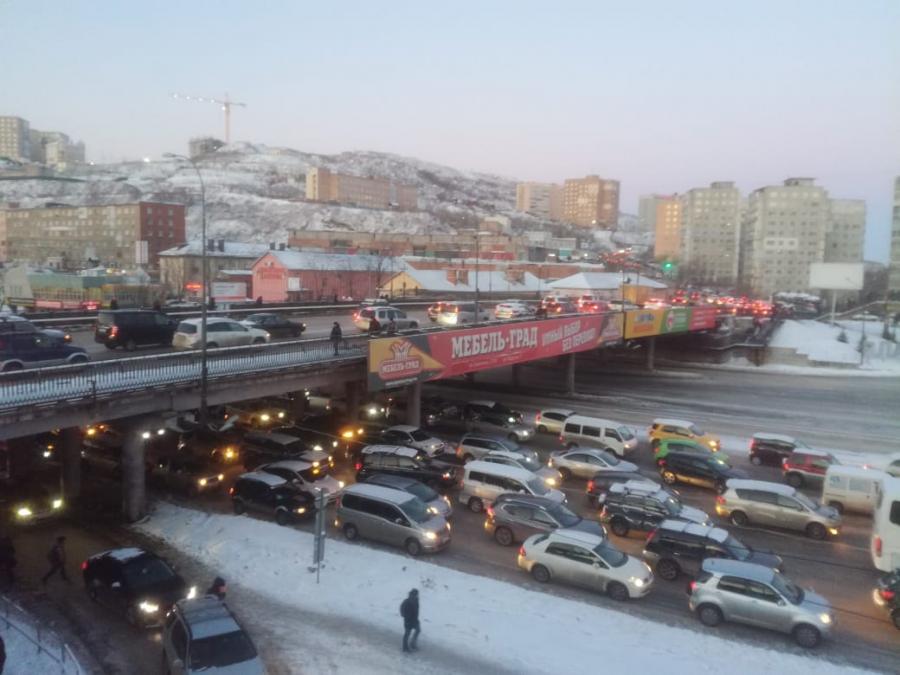 Прокуратура Владивостока проводит проверку по факту транспортного коллапса 27 января