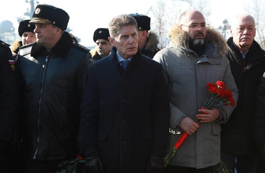 Фото: primorsky.ru | Олег Кожемяко вместе с приморцами почтил память героев блокадного Ленинграда