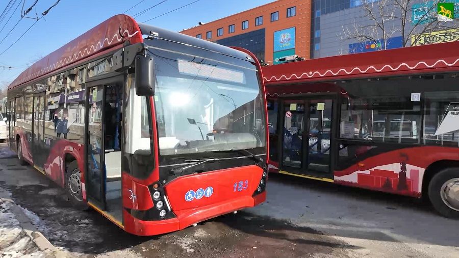 Троллейбус Владивостока встречает седьмой десяток шестью машинами на трёх маршрутах