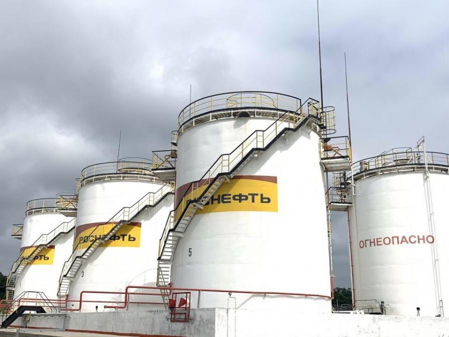 «Роснефть» увеличила поставки бензина на АЗС Хабаровского края из-за повышенного спроса