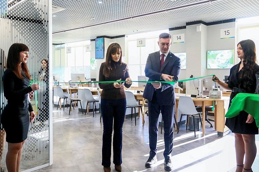 Сбер обновил для жителей Находки крупнейший офис в городе