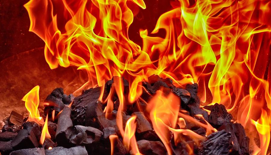 В Приморье ликвидировано возгорание надворных построек