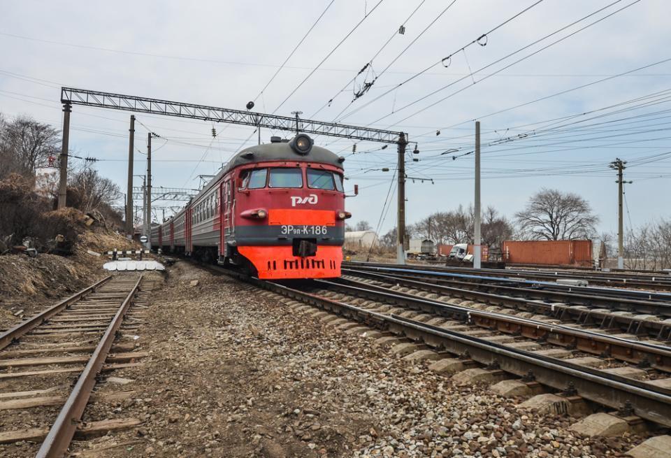 Фото: Александр Потоцкий | Во Владивостоке будет ограничено движение автотранспорта через железнодорожный переезд