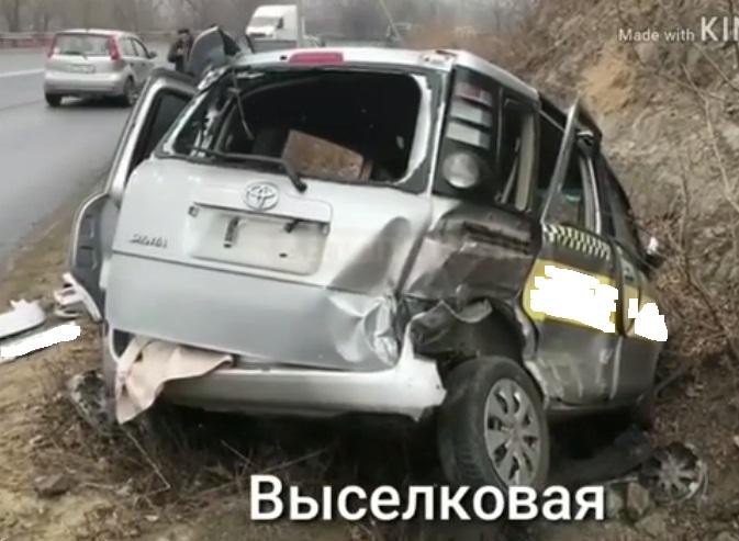 Фото: скриншот avtopatrul_info | Во Владивостоке поездка на такси закончилась для девушки сотрясением
