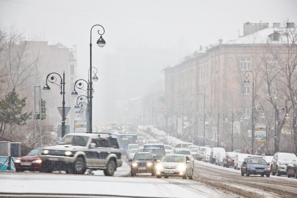 Фото: PRIMPRESS | Снег во Владивостоке кардинально не повлиял на дорожное движение