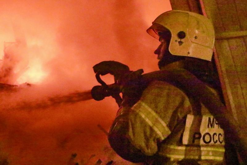 В Приморье на пожаре едва не пострадали 15 человек