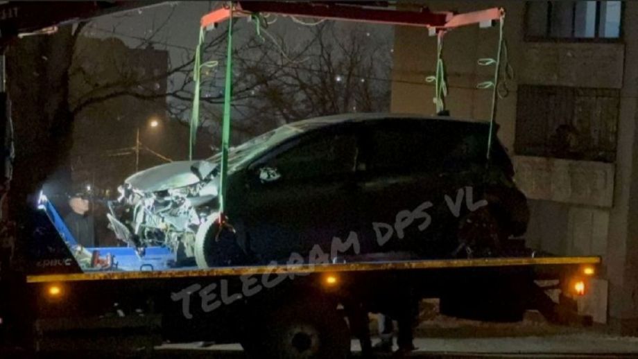 Водитель «Аквы» устроил аварию и сбежал: подробности ДТП на Сахалинской во Владивостоке