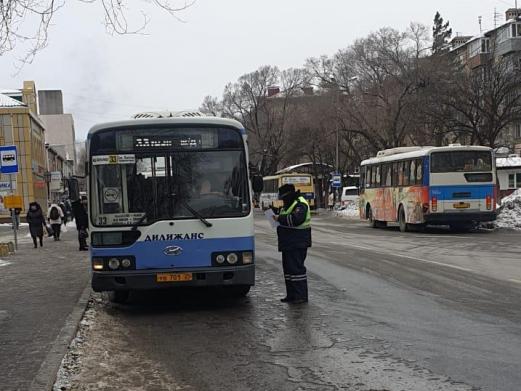 В одном из приморских городов в ходе рейда привлечены к ответственности водители автобусов, нарушавшие ПДД