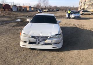 «Устроили погоню». Лихач на  Mark II заставил полицейских в Приморье «побегать»