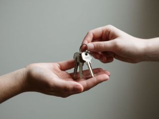 Почему даже купленную на деньги родственника квартиру могут разделить при разводе