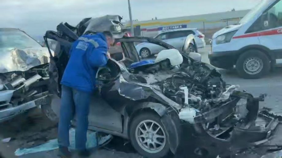 Легковушка превратилась в груду металла под Владивостоком: жесткие кадры