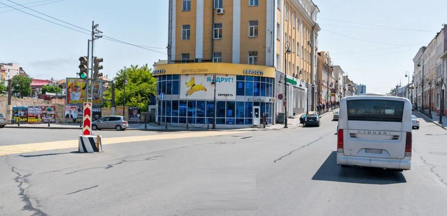 Портит историческую часть города. Во Владивостоке снесут незаконную пристройку