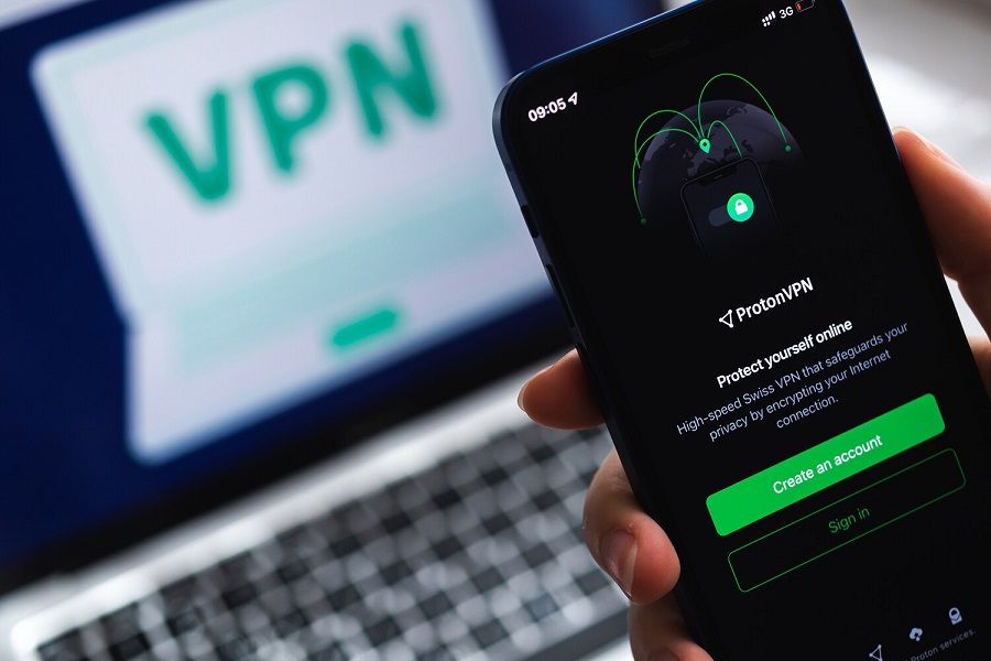 Мошенники превращают айфоны россиян в «кирпичи» через VPN