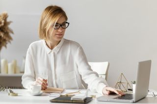 Из курьера — в администраторы. Приморцы активно меняют профессии