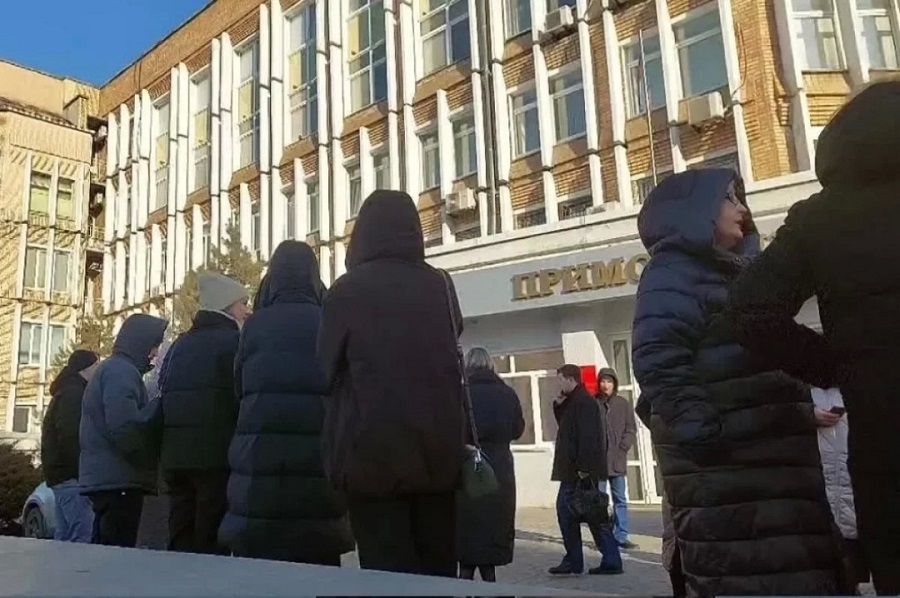 Утро Владивостока: волна эвакуаций из больниц, прерваны судебные заседания в Приморском краевом суде