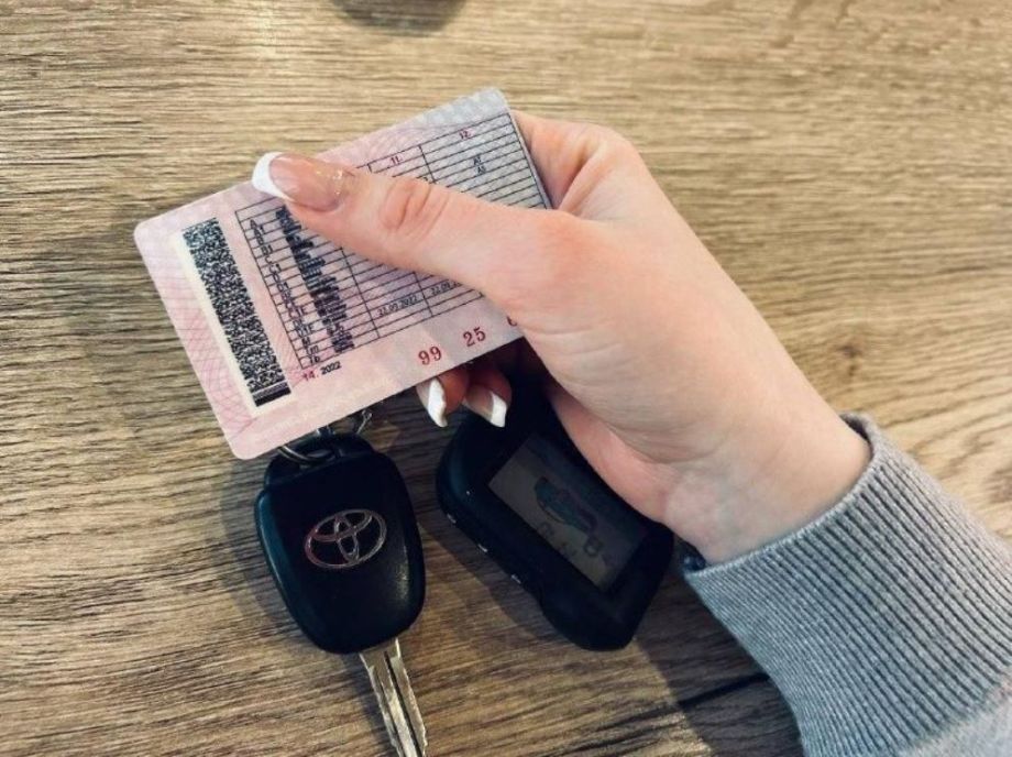 Прощай, Prius: крупные долги лишили владивостокца автомобиля