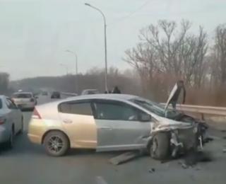 Фото: скриншот dps_vl | В Приморье в ДТП серьезно пострадал автомобиль марки Toyota Prius