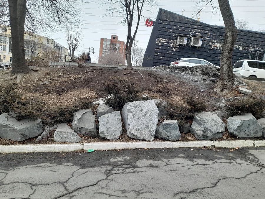 Мегалиты Владивостока: украшение, китч или угроза для жизни и здоровья горожан