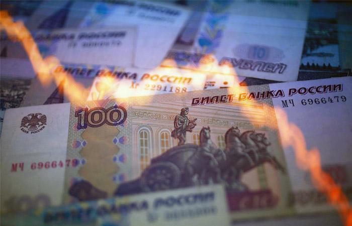 Фото: Reuters | Экономист сказал, когда упадет рубль