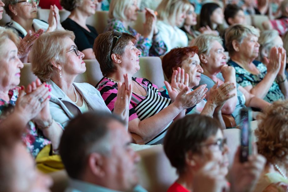 Какой бонус ждет пенсионеров, имеющих стаж более 30 лет