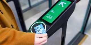 С конца марта меняются правила оплаты проезда в метро и электричках