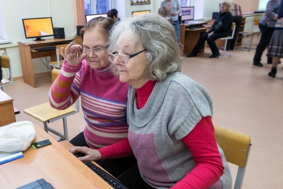Почему пенсионерам до апреля стоит проверить свой трудовой стаж в личном кабинете