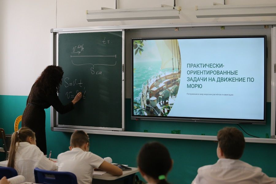 Морской и логистический классы открылись при поддержке FESCO в школах Владивостока