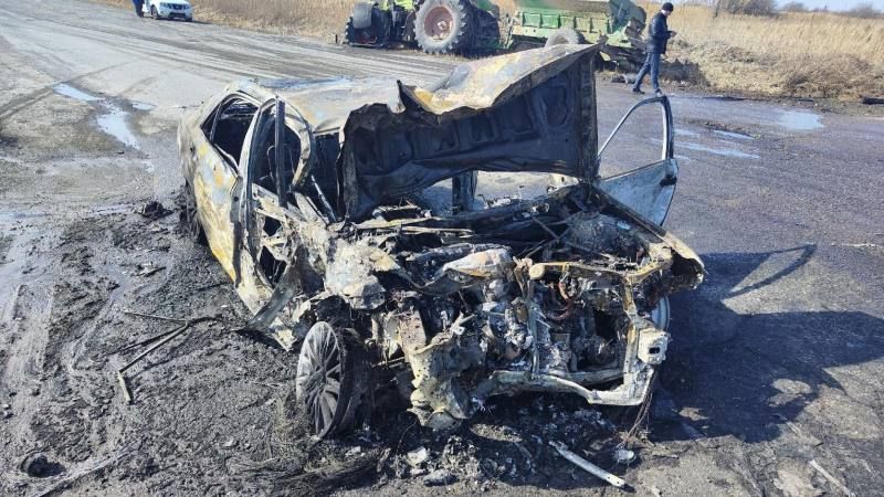 Жесткое столкновение Toyota Camry и трактора под Михайловкой унесло жизнь двадцатилетней пассажирки