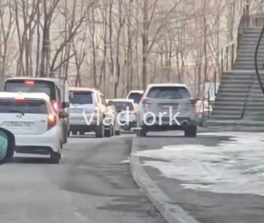 Очередной любитель быстрых объездов на Subaru попал на камеры