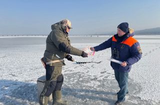 Прочного льда не осталось в акваториях Приморья – МЧС